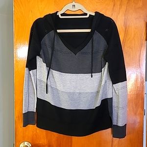 Women's light weight sweater color block Large